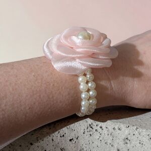 Pink Rose Flower Pearl Stretch Bracelet Elegant Floral Bracelet Women Girls